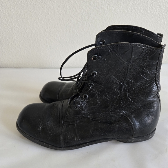 CYDWOQ Iota Black Crackled Leather Lace Up Boots Size 38 or US 8 - Picture 9 of 16
